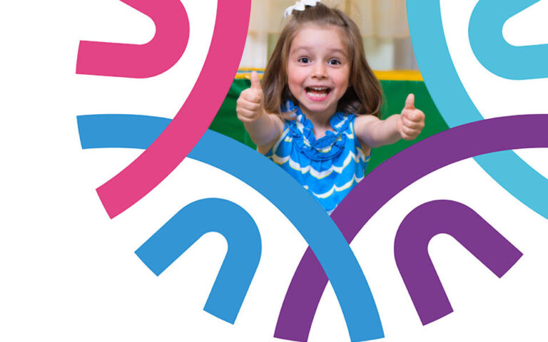 FCSS - Cummings Park page header (small girl, smiling, with 2 thumbs up)